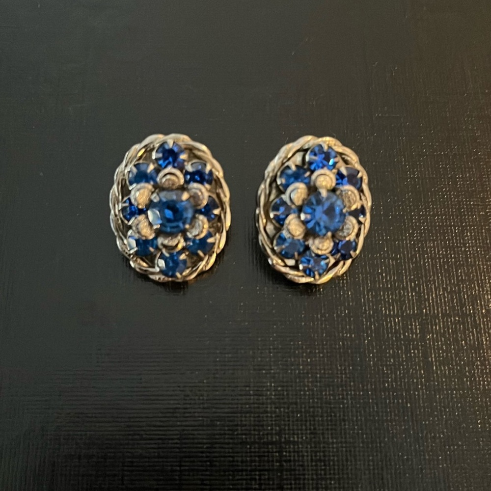 Vintage Oval Clip On Earrings